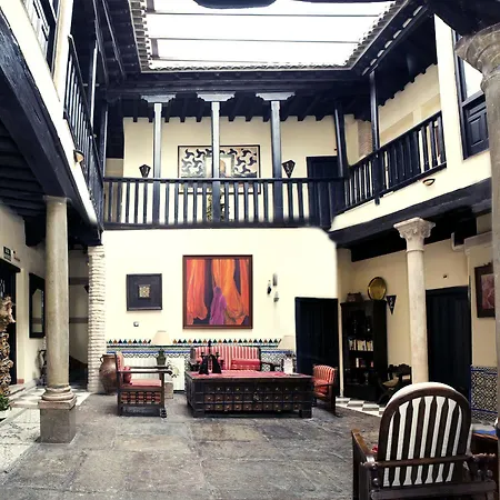 Rosa De Oro Hotel 3*