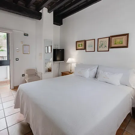 Rosa De Oro Hotel 3*